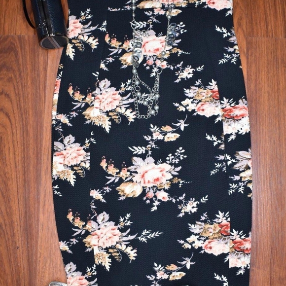 Black with peach floral dress - Picture 13 of 16